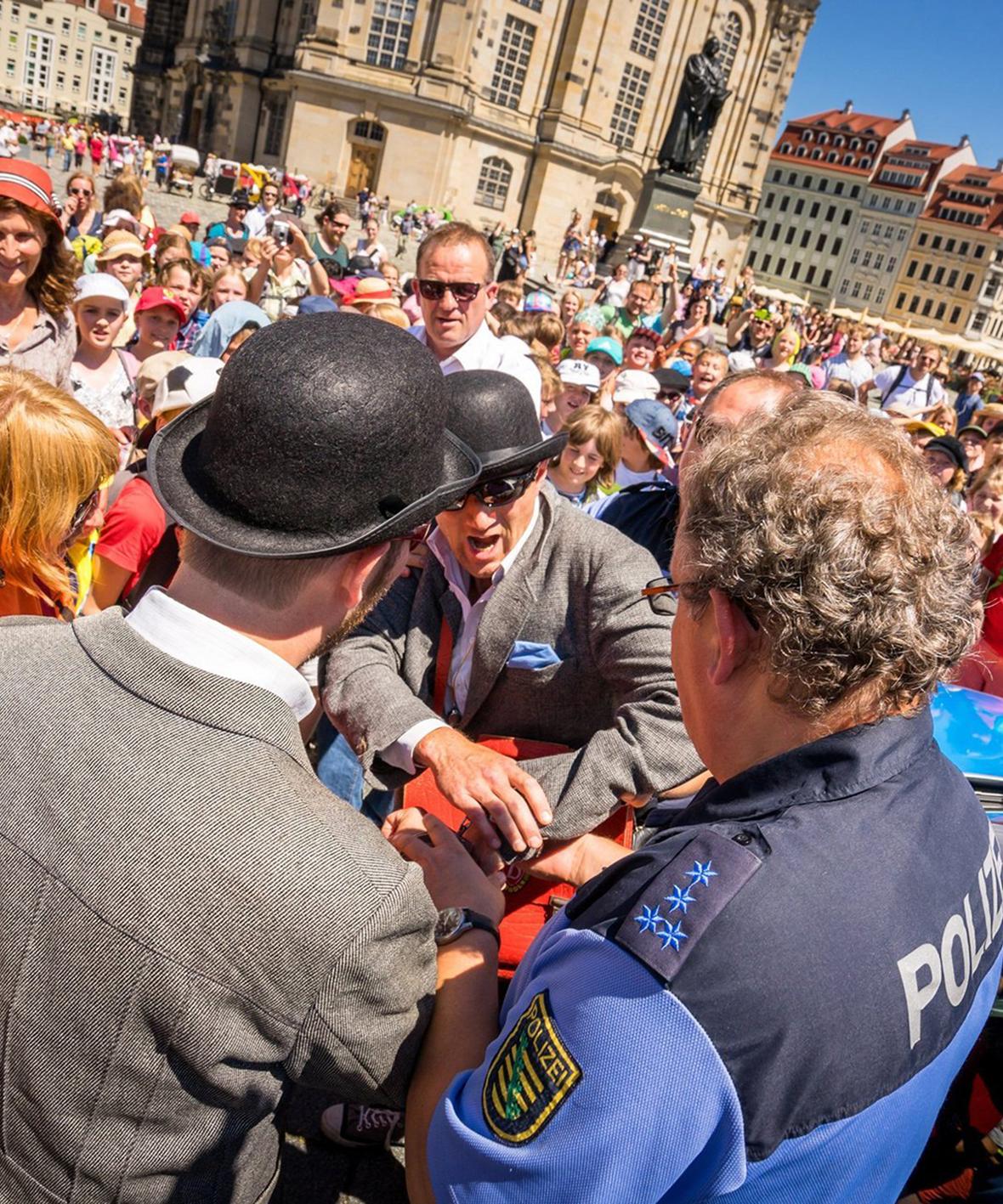 Foto mit Polizisten